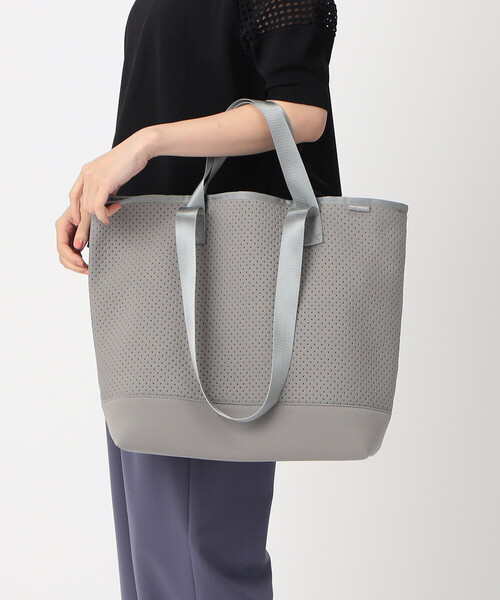 MONO　COMME CA（モノコムサ）の「パンチングショルダートート（トートバッグ・レディース・イエロー/ブラック/グレー/クリーム・FREE）」の11枚目の写真