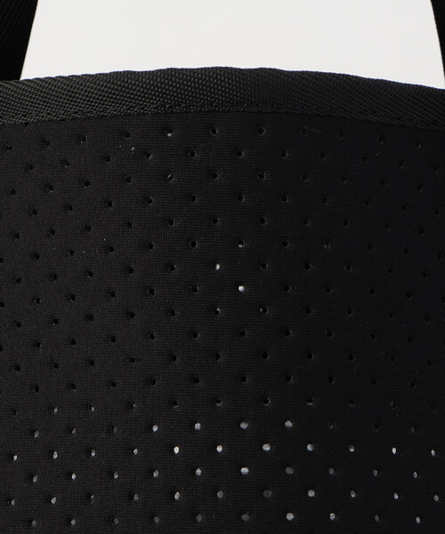MONO　COMME CA（モノコムサ）の「パンチングショルダートート（トートバッグ・レディース・イエロー/ブラック/グレー/クリーム・FREE）」の5枚目の写真