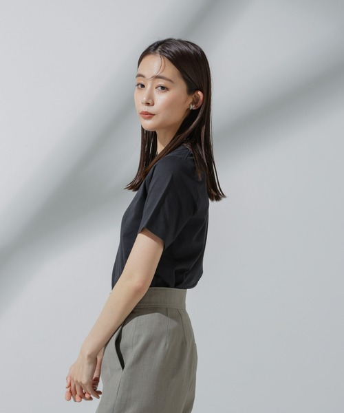 NANO universe(ナノユニバース)の「Anti Soaked(R) 汗染み防止 クルーネックTシャツ(Tシャツ/カットソー・レディース・チャコール/グレー系その他4/ホワイト/ブラック・S/M/L)」の7枚目の写真