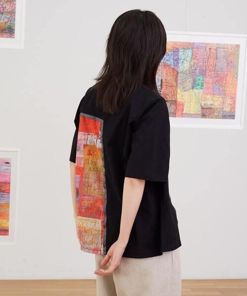 FRAPBOIS(フラボア)の「チューリップ&アンブレラT(Tシャツ/カットソー・レディース・ブラック・1)」の2枚目の写真