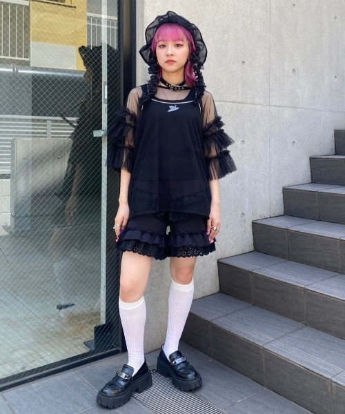 Candy Stripper(キャンディストリッパー)の「PRECOCIOUS FRILL ショーツ(その他パンツ・レディース・ブラック/アイボリー・2)」の17枚目の写真