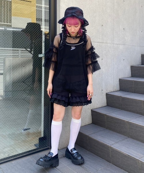 Candy Stripper(キャンディストリッパー)の「PRECOCIOUS FRILL ショーツ(その他パンツ・レディース・ブラック/アイボリー・2)」の18枚目の写真