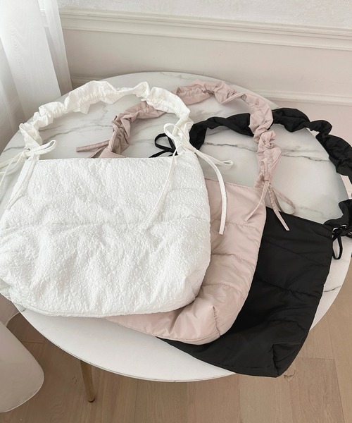 apres jour（アプレジュール）の「ギャザーショルダーバッグ【ZOZOTOWN限定アイテム】（ショルダーバッグ・レディース・ブラック/アイボリー/ピンク・FREE）」の18枚目の写真