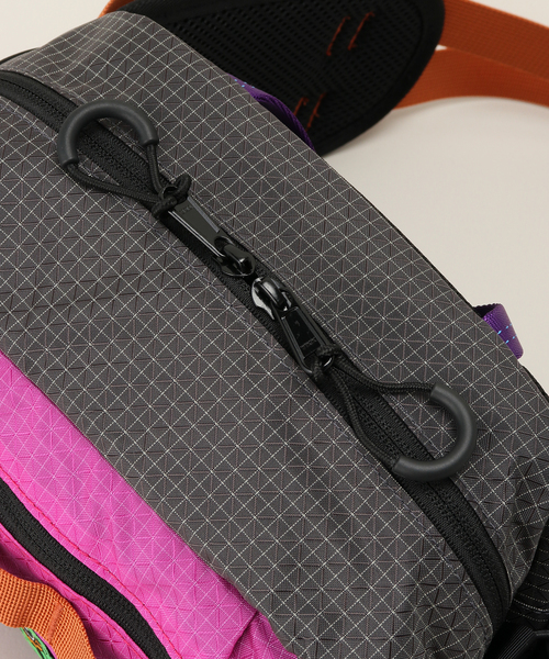 BRAIN DEAD（ブレインデット）の「【BRAIN DEAD/ブレインデッド】EQUIPMENT HIP BAG T00003631D124（ボディバッグ/ウエストポーチ・レディース・ピンク・FREE）」の3枚目の写真