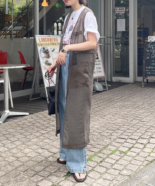 fredy emue(フレディエミュ)の「シアーロングジレ(ベスト・レディース・ブラウン/オフホワイト・38)」の20枚目の写真