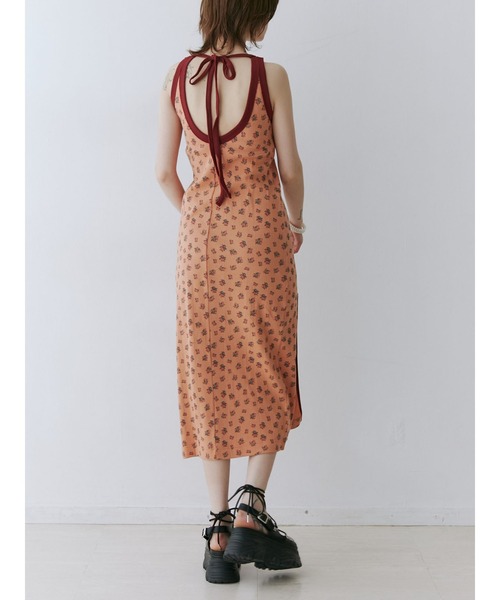 MILLER（ミラー）の「Millerバックオープンフィットワンピース【コラボ】（ワンピース・レディース・オレンジ/ピンク/ブルー/アイボリー・MEDIUM）」の4枚目の写真