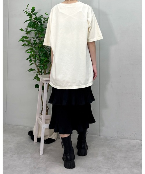 MODISH GAZE(モディシュガゼ)の「【MODISH GAZE】LOVEロゴプリント ピグメント加工 ビッグシルエットTシャツ (CP)(Tシャツ/カットソー・レディース・ネイビー/アイボリー/スミクロ・FREE)」の9枚目の写真