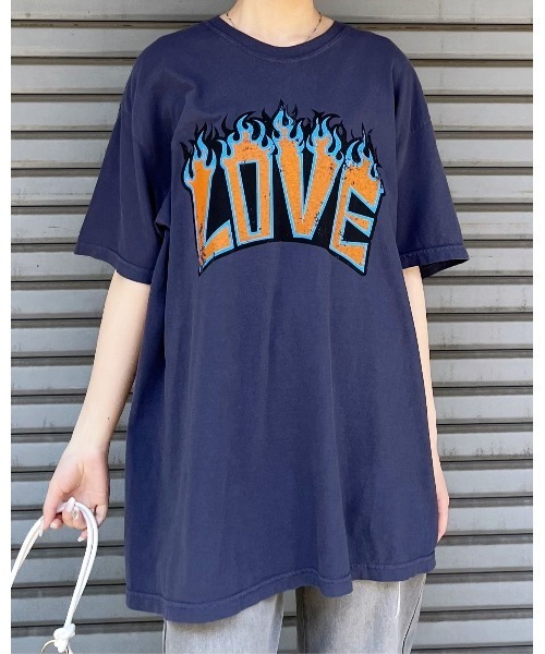 MODISH GAZE(モディシュガゼ)の「【MODISH GAZE】LOVEロゴプリント ピグメント加工 ビッグシルエットTシャツ (CP)(Tシャツ/カットソー・レディース・ネイビー/アイボリー/スミクロ・FREE)」の13枚目の写真