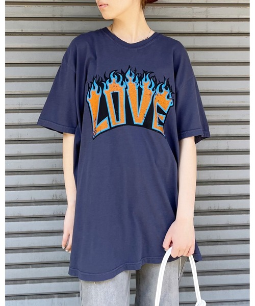 MODISH GAZE(モディシュガゼ)の「【MODISH GAZE】LOVEロゴプリント ピグメント加工 ビッグシルエットTシャツ (CP)(Tシャツ/カットソー・レディース・ネイビー/アイボリー/スミクロ・FREE)」の14枚目の写真