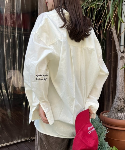 WILLOW(ウィロー)の「【WILLOW】ワンポイント刺繍オーバースリープシャツ(シャツ/ブラウス・レディース・ホワイト・ONE SIZE)」の1枚目の写真