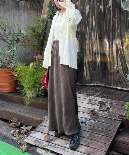 WILLOW(ウィロー)の「【WILLOW】ワンポイント刺繍オーバースリープシャツ(シャツ/ブラウス・レディース・ホワイト・ONE SIZE)」の6枚目の写真