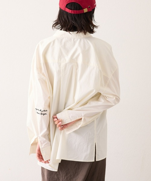 WILLOW(ウィロー)の「【WILLOW】ワンポイント刺繍オーバースリープシャツ(シャツ/ブラウス・レディース・ホワイト・ONE SIZE)」の11枚目の写真