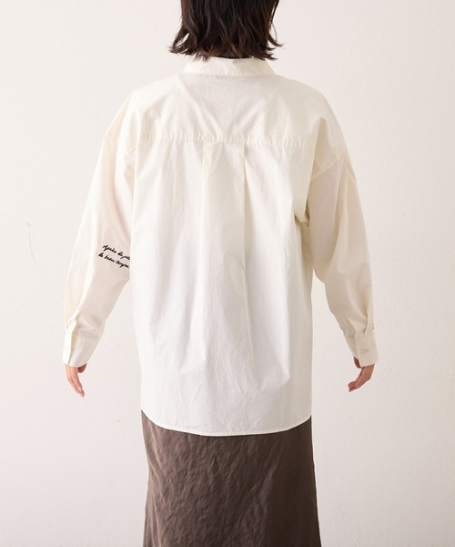 WILLOW(ウィロー)の「【WILLOW】ワンポイント刺繍オーバースリープシャツ(シャツ/ブラウス・レディース・ホワイト・ONE SIZE)」の19枚目の写真