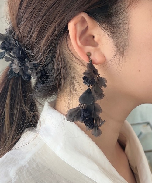 イチョウと撫子のイヤリング（イヤリング）｜m.soeur（エムスール）