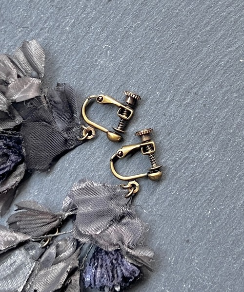 m.soeur（エムスール）の「イチョウと撫子のイヤリング（イヤリング・レディース・ブラック/グレー/ホワイト・FREE）」の8枚目の写真