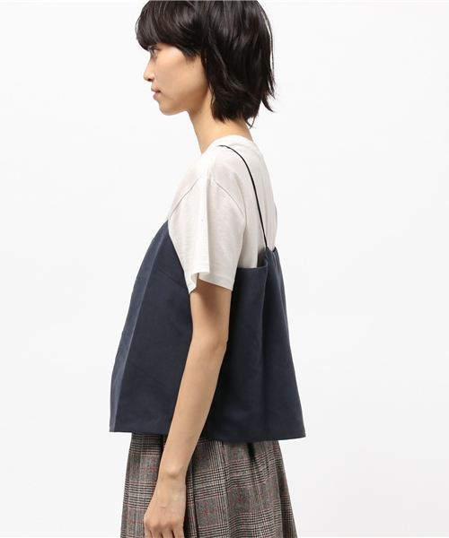 Discoat Parisien(ディスコートパリシアン)の「スエード調アウトキャミソール(シャツ/ブラウス・レディース・ネイビー/グレー・フリ-)」の4枚目の写真