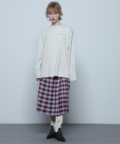 CREOLME(クレオルム)の「(CREOLME)グラフィックアートロングTシャツ(Tシャツ/カットソー・レディース・グレー/ホワイト系その他/ブラウン・FREE)」の11枚目の写真