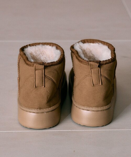 OLIVE des OLIVE（オリーブデオリーブ）の「ムートンブーツ（ブーツ・レディース・ベージュ/キャメル・MEDIUM/LARGE）」の13枚目の写真