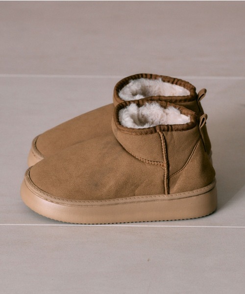 OLIVE des OLIVE（オリーブデオリーブ）の「ムートンブーツ（ブーツ・レディース・ベージュ/キャメル・MEDIUM/LARGE）」の5枚目の写真