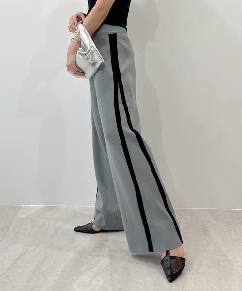 Futier land（フューティアランド）の「ライン配色ワイドニットパンツ（その他パンツ・レディース・ブラック/グレー・MEDIUM/LARGE）」の2枚目の写真