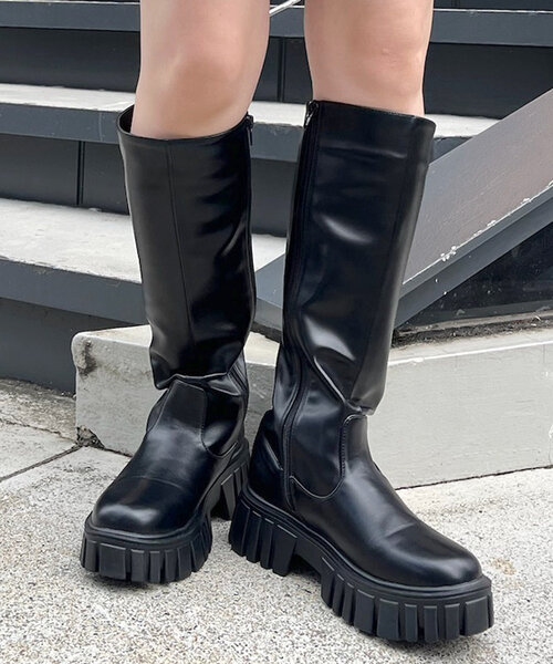 ブラック ロングブーツ ダブルCロゴ ノベルティ商品 w closet（ダブルクローゼット）の「ロングブーツ（ブーツ）」 - WEAR