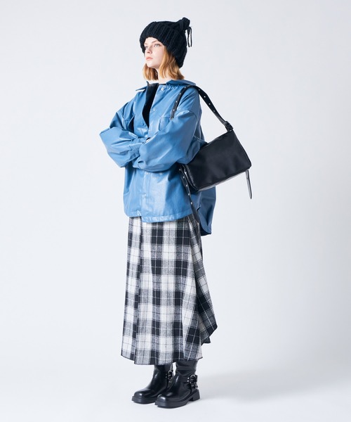 ALTROSE（アルトローズ）の「ローゲージ ネコミミ ねこみみ 猫耳 ニット帽（ニットキャップ/ビーニー・レディース・ブルー/アイボリー/ブラック・FREE）」の7枚目の写真