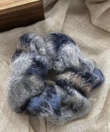 leune（ルネ）の「ふわふわシャギーチェックシュシュ（バングル/リストバンド）」