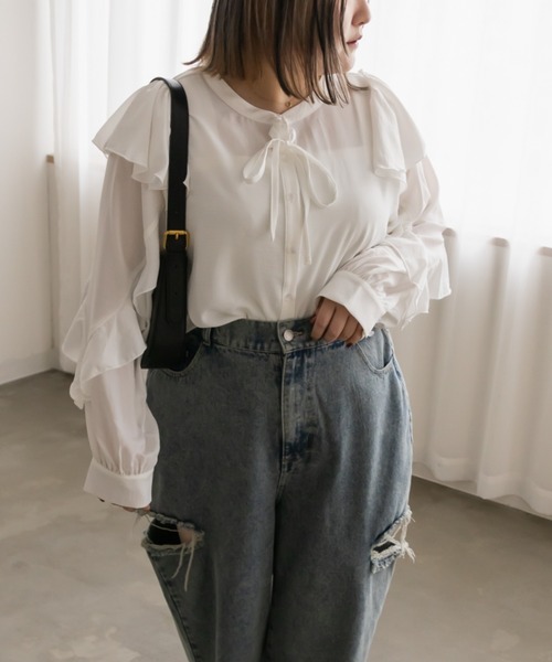 CLETTE(クレット)の「リボン付き2WAYフリルブラウス(シャツ/ブラウス・レディース・ブラック/ブルー/オフホワイト・4L/3L/LL)」の5枚目の写真