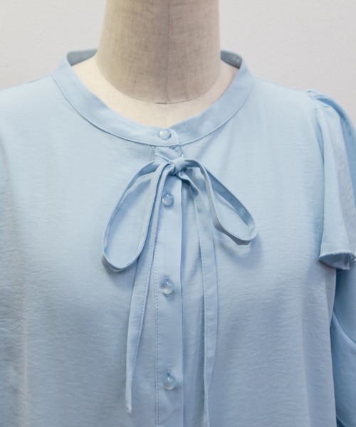 CLETTE(クレット)の「リボン付き2WAYフリルブラウス(シャツ/ブラウス・レディース・ブラック/ブルー/オフホワイト・4L/3L/LL)」の20枚目の写真