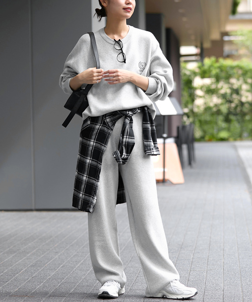 JOURNAL STANDARD relume(ジャーナルスタンダード レリューム)の「《再入荷!》【セットアップ対応/自宅ケア可能】GOODIES CLUB エンブレムニットパンツ(その他パンツ・レディース・ライトグレー/ネイビー・FREE)」の4枚目の写真