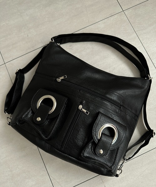 apres jour mignon（アプレジュールミニョン）の「【apresjour mignon×ARIAZ】リングポケット2WAYバッグ（ショルダーバッグ・レディース・ブラック・ONESIZE）」の6枚目の写真