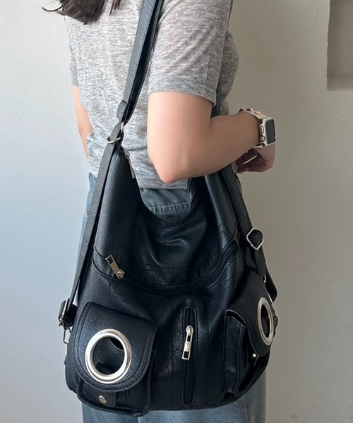 apres jour mignon（アプレジュールミニョン）の「【apresjour mignon×ARIAZ】リングポケット2WAYバッグ（ショルダーバッグ・レディース・ブラック・ONESIZE）」の12枚目の写真