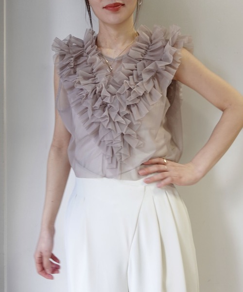 CORNERS（コーナーズ）の「チュールフリルベスト（Tシャツ/カットソー・レディース・グレイッシュベージュ/アイボリー/グレー/ブラック・M）」の10枚目の写真