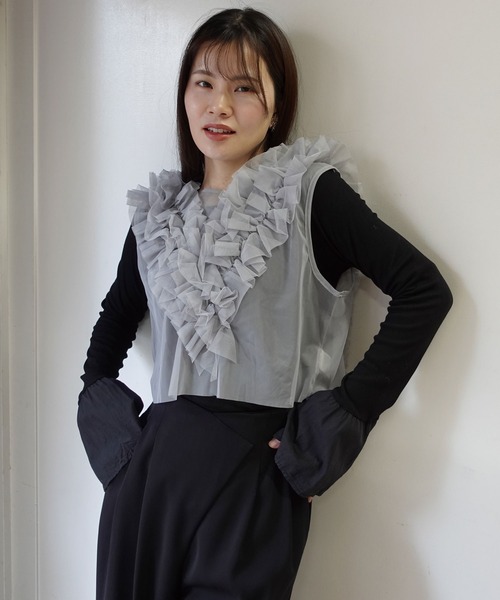 CORNERS（コーナーズ）の「チュールフリルベスト（Tシャツ/カットソー・レディース・グレイッシュベージュ/アイボリー/グレー/ブラック・M）」の12枚目の写真