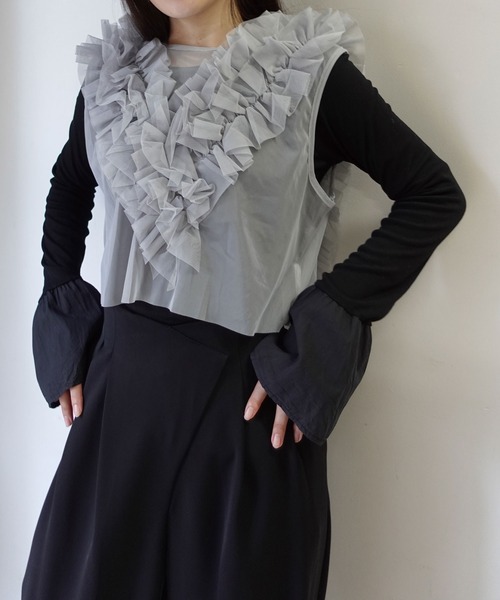 CORNERS（コーナーズ）の「チュールフリルベスト（Tシャツ/カットソー・レディース・グレイッシュベージュ/アイボリー/グレー/ブラック・M）」の13枚目の写真