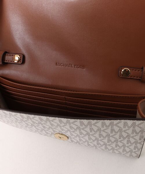 MICHAEL KORS(マイケルコース)の「CARSON コンバーチブル クロスボディ ラージ - MKシグネチャー(ショルダーバッグ・レディース・ホワイト系・FREE)」の4枚目の写真