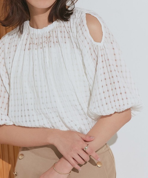Pierrot(ピエロ)の「シアーチェックショルダーカットブラウス(シャツ/ブラウス・レディース・オフホワイト/ブラック・M/L)」の5枚目の写真