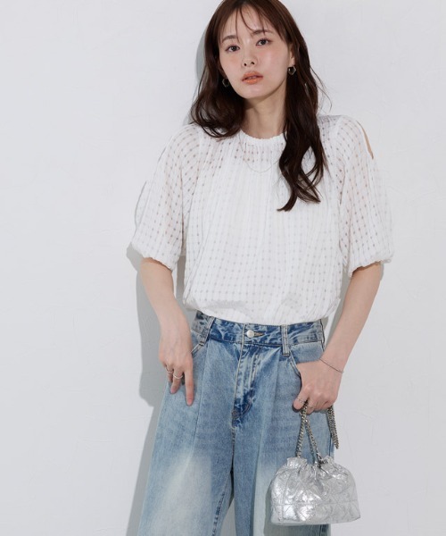 Pierrot(ピエロ)の「シアーチェックショルダーカットブラウス(シャツ/ブラウス・レディース・オフホワイト/ブラック・M/L)」の12枚目の写真