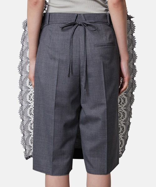 IRENE（アイレネ）の「レーストリムエプロンテイラードショーツ / Lace Trim Apron Tailored Short（その他パンツ・レディース・グレー・38/36/34）」の11枚目の写真