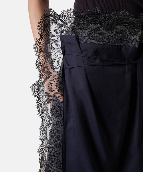IRENE（アイレネ）の「レーストリムエプロンテイラードショーツ / Lace Trim Apron Tailored Short（その他パンツ・レディース・グレー・38/36/34）」の4枚目の写真