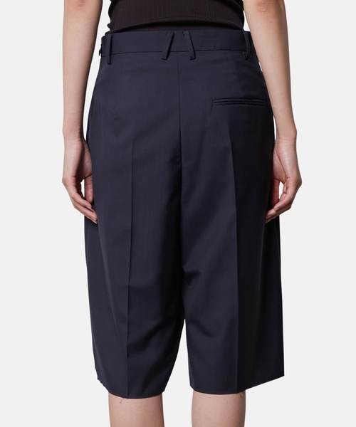 IRENE（アイレネ）の「レーストリムエプロンテイラードショーツ / Lace Trim Apron Tailored Short（その他パンツ・レディース・グレー・38/36/34）」の2枚目の写真