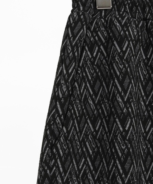 ANGENEHM（アンゲネーム）の「mp13335-Geometric jacquard fabric shorts ショートパンツ（その他パンツ・メンズ・ブラック/キナリ・S/M/L）」の5枚目の写真