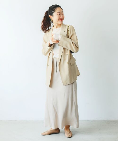 le.coeur blanc（ルクールブラン）の「キュプラフィブリルナロースカート（スカート・レディース・ブラック/グレイッシュベージュ・38）」の18枚目の写真