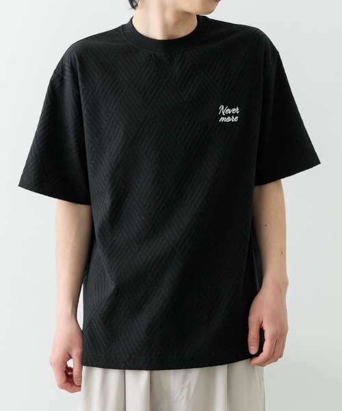 ITEMS URBANRESEARCH（アイテムズ アーバンリサーチ）の「ワンポイント刺繍ヘリンボンジャカードTシャツ（Tシャツ/カットソー・メンズ・ホワイト/ベージュ/ブラック・MEDIUM/LARGE）」の19枚目の写真