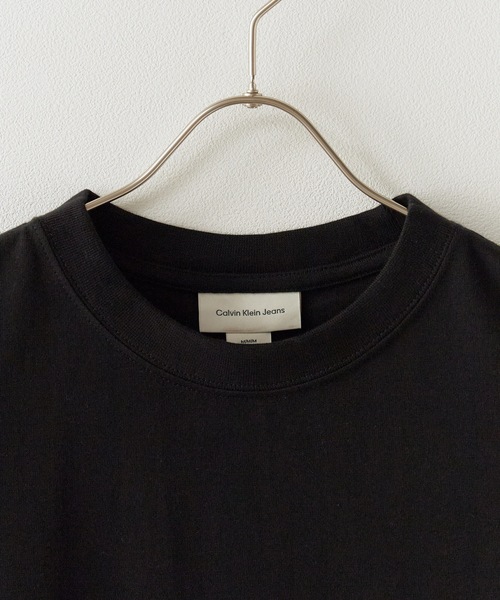 Calvin Klein（カルバン・クライン）の「Calvin Klein/カルバンクライン SS RLXD STANDARD LOGO CREWNK TEE 半袖Tシャツ プリント 2026年 夏 夏服（Tシャツ/カットソー・メンズ・ブラック/ホワイト/ブルー・XL/L/M/S）」の4枚目の写真