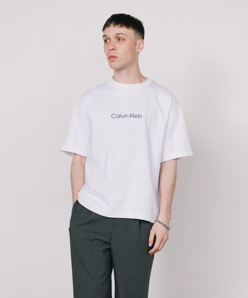 Calvin Klein（カルバン・クライン）の「Calvin Klein/カルバンクライン SS RLXD STANDARD LOGO CREWNK TEE 半袖Tシャツ プリント 2026年 夏 夏服（Tシャツ/カットソー・メンズ・ブラック/ホワイト/ブルー・XL/L/M/S）」の11枚目の写真