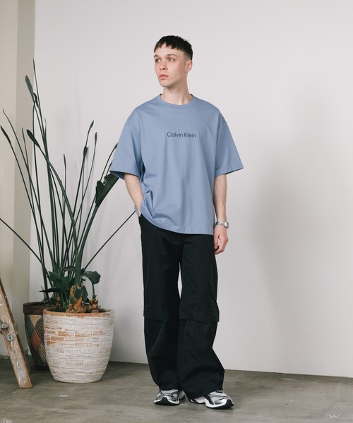 Calvin Klein（カルバン・クライン）の「Calvin Klein/カルバンクライン SS RLXD STANDARD LOGO CREWNK TEE 半袖Tシャツ プリント 2026年 夏 夏服（Tシャツ/カットソー・メンズ・ブラック/ホワイト/ブルー・XL/L/M/S）」の18枚目の写真