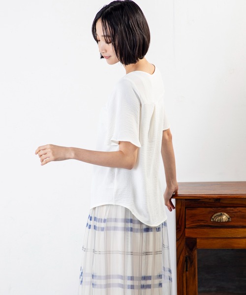 MILLION CARATS(ミリオンカラッツ)の「洗練シンプルで好印象◎大人の余裕感じる軽やかピンタックブラウス(シャツ/ブラウス・レディース・モスグリーン/オフホワイト/ブラック・FREE)」の5枚目の写真