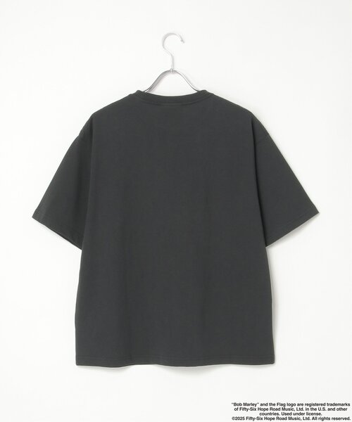 BOB MARLEY フラワーフレームフォトTシャツ セール】BOB MARLEY フラワーフレームフォトTシャツ（Tシャツ