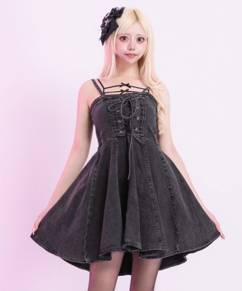 Diable baiser(ディアブルベーゼ)の「コルセット風レースアップベアデニムワンピ(ワンピース・レディース・ブラック/ブルー・MEDIUM/LARGE)」の2枚目の写真